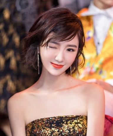 黑长直已经Out了 Follow空气卷潮流让时髦毫不费力