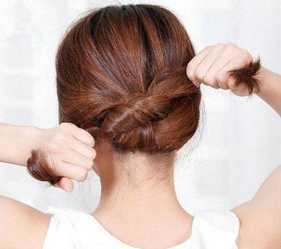 丸子头的简单扎法