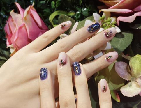 带钻美甲图片2017款式