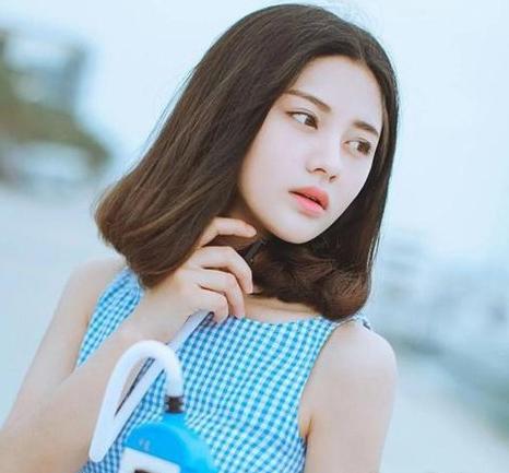 女生短发梨花头烫图片