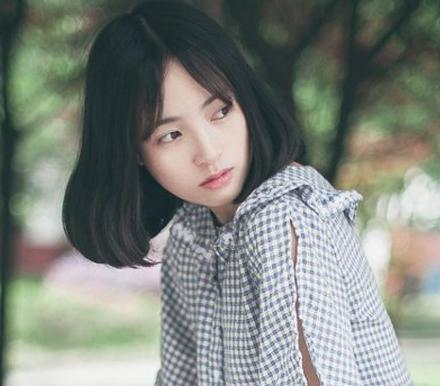 女生短发梨花头烫图片