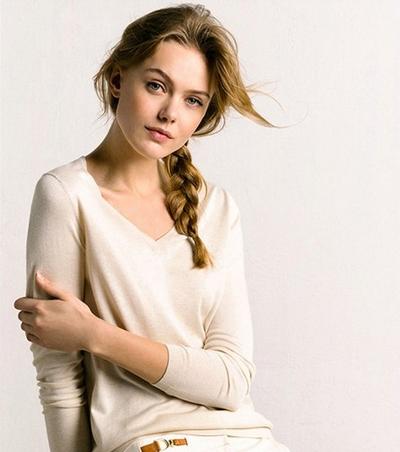 侧编发一边披的发型图解