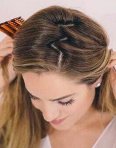 侧编发一边披的发型图解