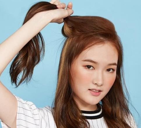 沙滩发型扎法及步骤