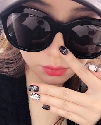 戚薇同款美甲图片