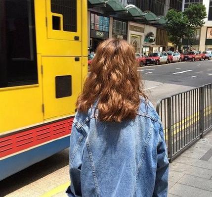 卷发和直发哪个好看 卷发和直发哪个好看