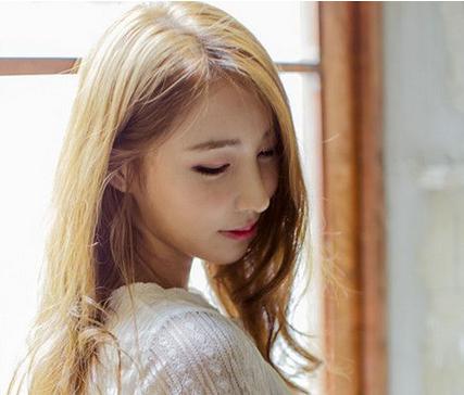 卷发和直发哪个好看 卷发和直发哪个好看