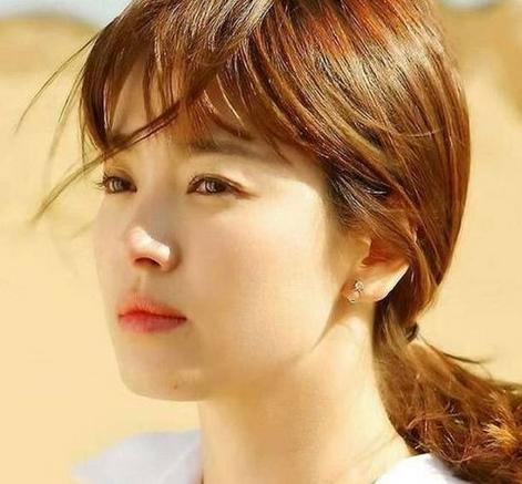 简单漂亮的马尾辫扎法