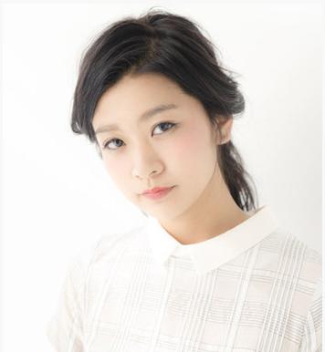 卷发怎么扎马尾好看