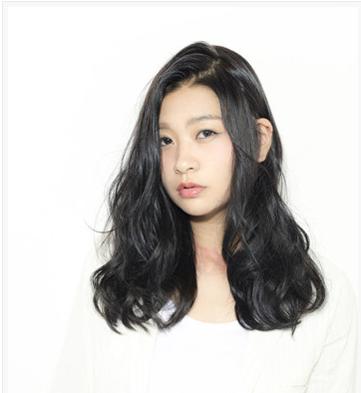 卷发怎么扎马尾好看