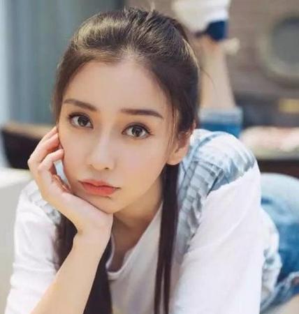 简单漂亮的马尾辫扎法