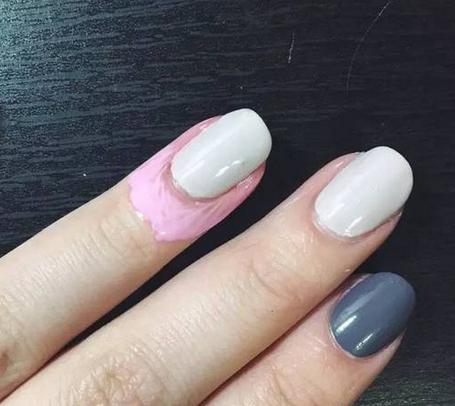 DIY渐变美甲教程 DIY渐变美甲教程