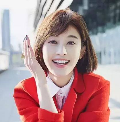 哪种刘海显脸小?明星最爱的c形刘海当然是首选 哪种刘海显脸小?明星最爱的c形刘海当然是首选