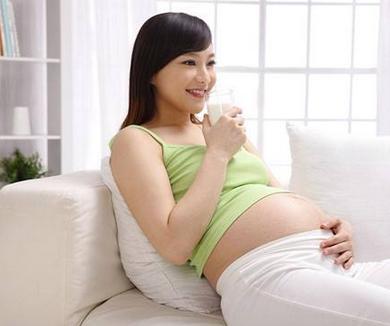 孕妇喝酸奶好还是纯牛奶好 孕妇喝酸奶好还是纯牛奶好