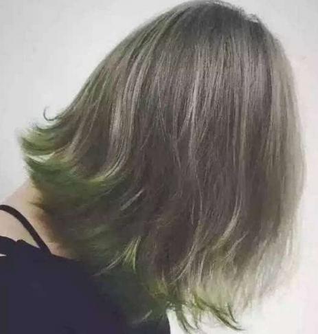 2017流行裙摆染发型