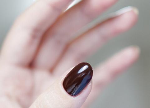 气质钻饰美甲教程