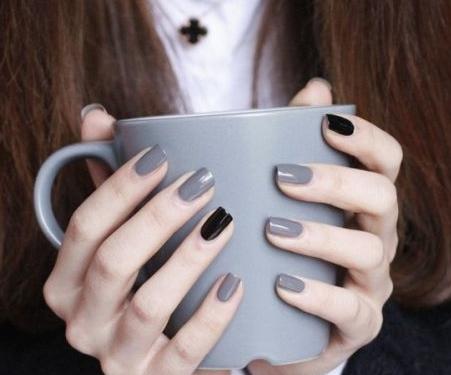 奶奶灰美甲图片