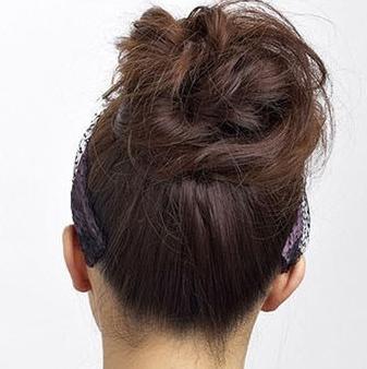 蓬松丸子头扎法图解 蓬松丸子头扎法图解