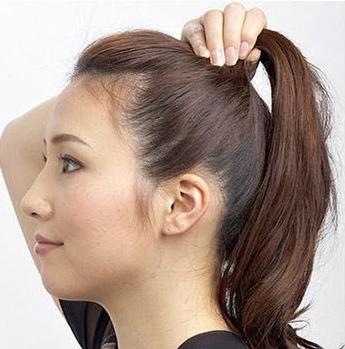 蓬松丸子头扎法图解