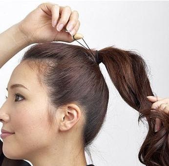 蓬松丸子头扎法图解