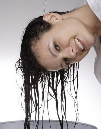 坐月子能洗头吗