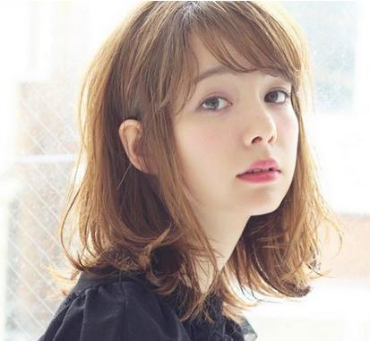 皮肤偏黄适合什么发色