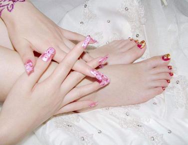 怎样涂指甲油不易掉 教你5个涂指甲油的小技巧 怎样涂指甲油不易掉 教你5个涂指甲油的小技巧