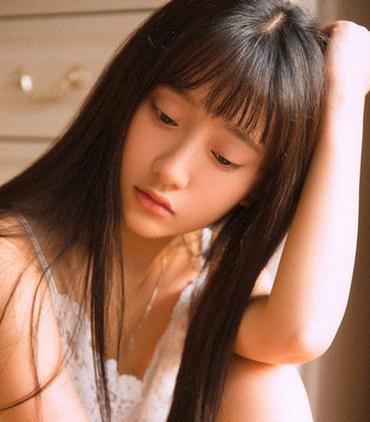 中长发空气刘海发型图片