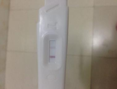验孕棒一深一浅 验孕棒一深一浅