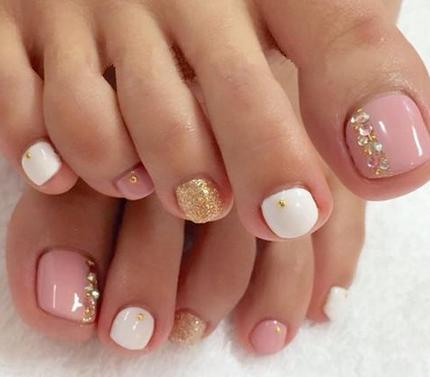 2017新款脚趾甲美甲图片