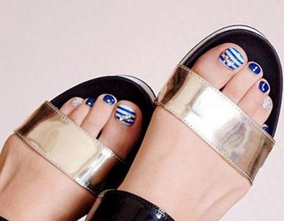 2017新款脚趾甲美甲图片