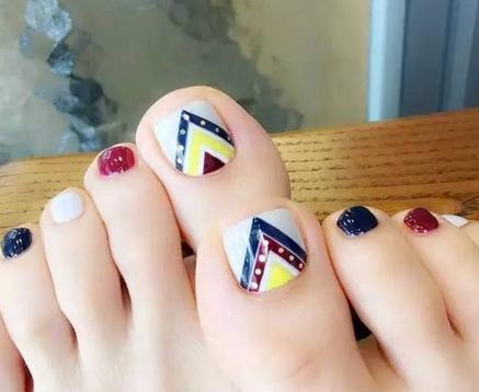 2017新款脚趾甲美甲图片