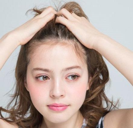 女生扎丸子头简单步骤