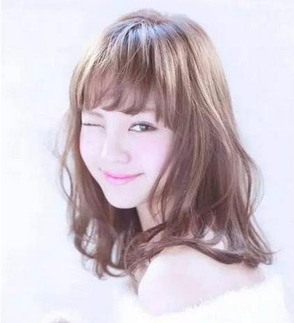 中长发染什么颜色好看