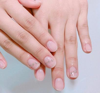 2017春夏浅色美甲