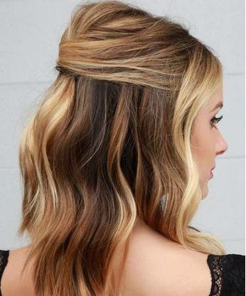 半披半扎怎么弄好看？最in出街半扎发迎接春夏