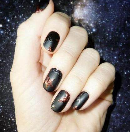 美甲图片2017款式高雅 美甲图片2017款式时尚图片欣赏