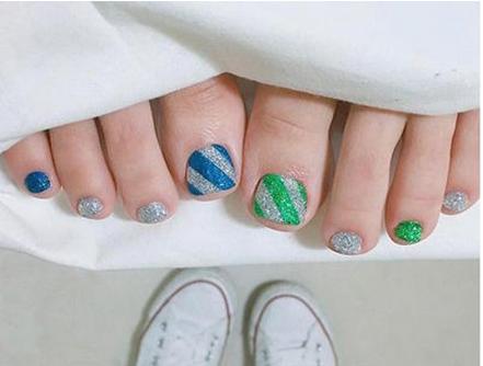 脚指甲美甲图片2017款