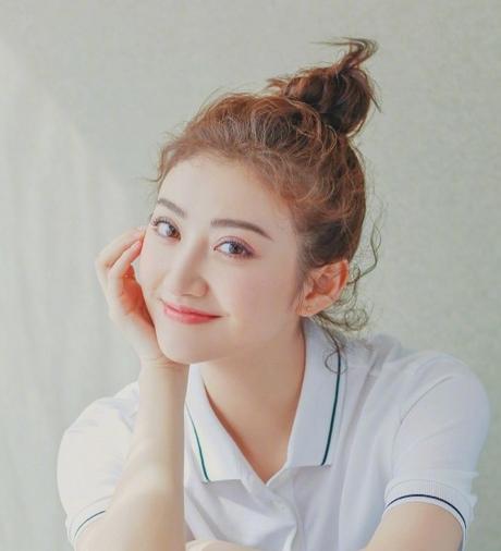 夏季染什么颜色头发好看