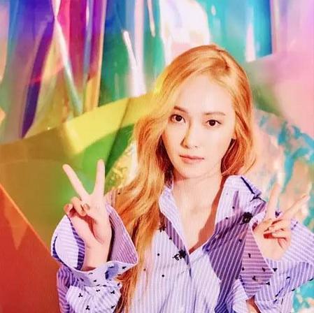 夏季染什么颜色头发好看