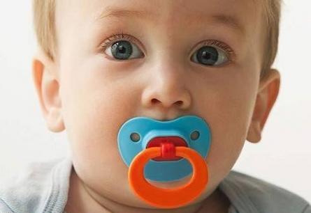 安抚奶嘴什么时候用 安抚奶嘴什么时候用