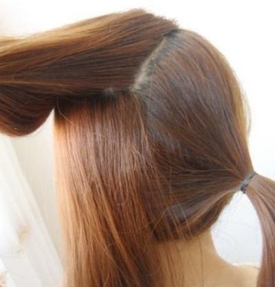 马尾发型的扎法图解