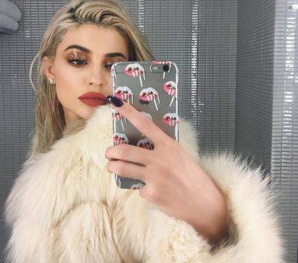 手机壳美甲CP正流行 创意美甲就是这么潮