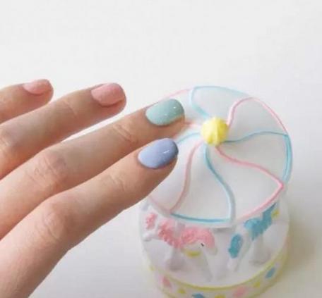 2017流行的美甲款式