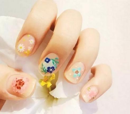 2017流行的美甲款式