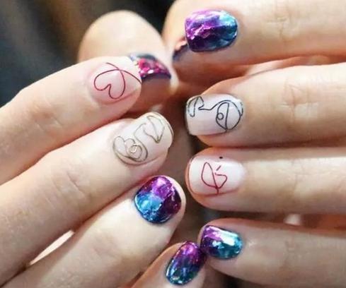 2017流行的美甲款式