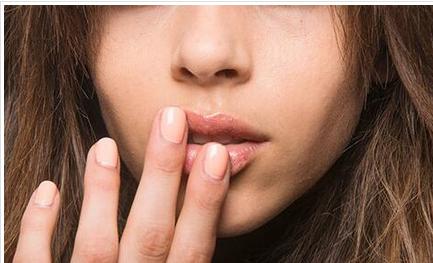 2017指甲油流行什么颜色