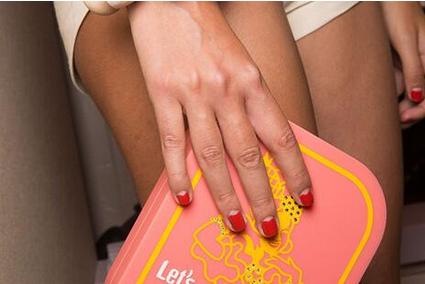 2017指甲油流行什么颜色