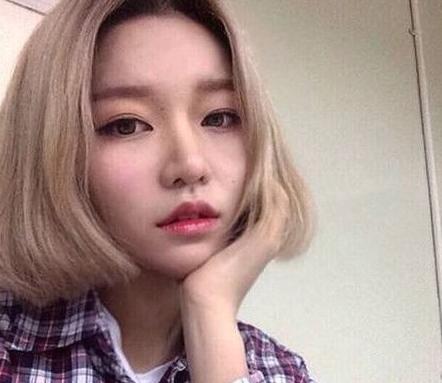 夏季染什么颜色的头发好看