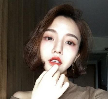 短发发尾微卷发型 短发发尾微卷发型